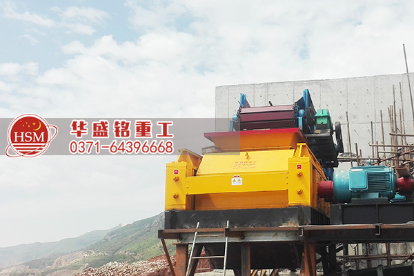 外貿(mào)訂單再創(chuàng)佳績(jī)，輥式破碎機(jī)出口國(guó)外。 