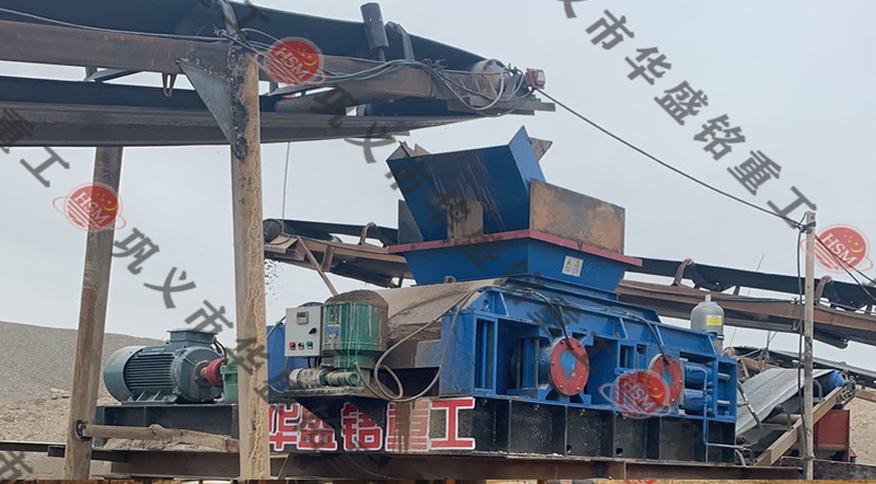 黃石破碎機(jī)生產(chǎn)線安裝現(xiàn)場(chǎng)